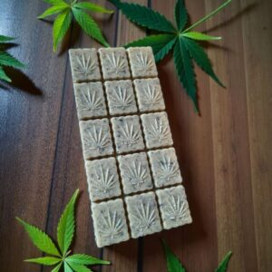 Delta 9 Nano Infused White Chocolate Bar Cookies and Cream -1000mg